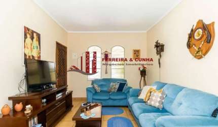 Sobrado 247m²  no bairro Vila Constância