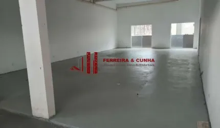 Salão comercial  de 240m² no bairro Parada Inglesa.