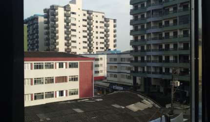 Lindo apartamento todo reformado com vaga de garagem, Ocian - Praia Grande,SP