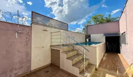 Casa com 3 quartos à venda na Rua Vereador Rolando de Souza, Santa Clara, Conselheiro Lafaiete, 140 m2 por R$ 860.000