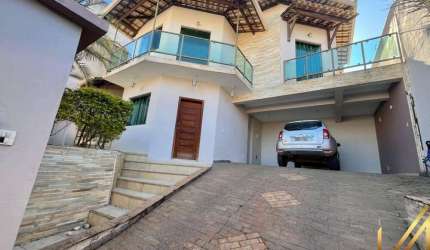 Casa com 4 quartos à venda na Rua Conceição Cipriano Tavares, Parque das Acácias, Conselheiro Lafaiete, 190 m2 por R$ 900.000