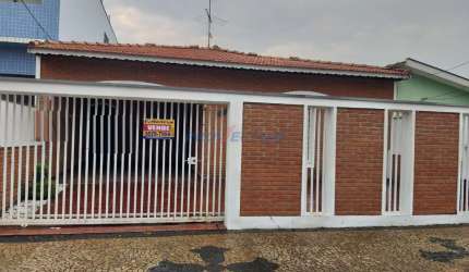 Casa com 2 quartos à venda na Rua Americana, 892, Jardim Imperial, Valinhos, 198 m2 por R$ 800.000