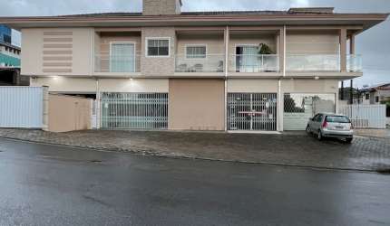 Sobrado Residencial com ampla sala comercial