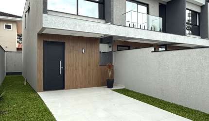 Excelente Casa à Venda com 3 Suítes -  São João do Rio vermelho