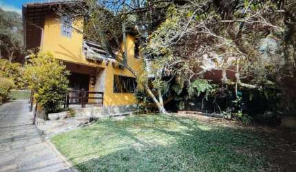 Casa para Venda em Petrópolis, Valparaíso, 5 dormitórios, 2 suítes, 4 banheiros, 4 vagas