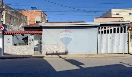 Casa Ampla terreno 400m² em Jardim América - Localização Estratégica