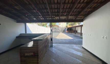 IMÓVEL COMERCIAL AMPLO E ADAPTÁVEL EM MATA DA PRAIA NA ÁREA GASTRONÔMICA.
