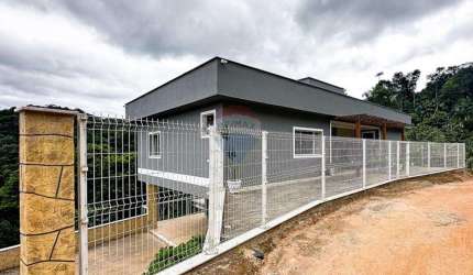 Casa Duplex com 4 Quartos, Suíte e Quintal – Localização Privilegiada em Domingos Martins