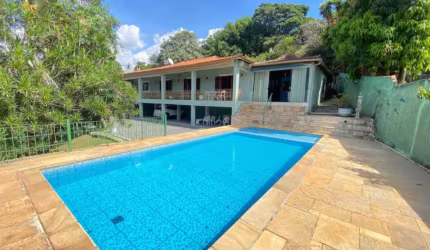 Chácara com lago
