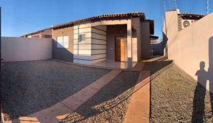 Linda casa a venda em Várzea Grande