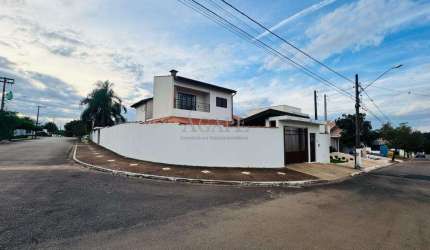 Casa à venda em Artur Nogueira, Portal dos Manacás, com 3 quartos, com 255.83 m²
