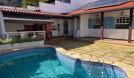 Casa de 3 Quartos,  com piscina, à venda em condomínio na Freguesia de Jacarepaguá