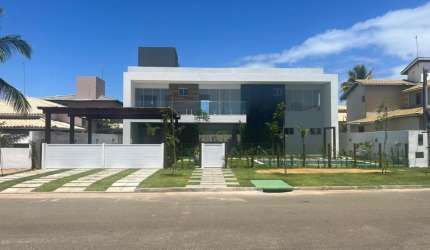 CASA ALTO PADRÃO COM 6 SUÍTES, PISCINA E ENERGIA SOLAR EM CONDOMÍNIO FECHADO