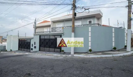 Sobrado Novo com 3 dormitórios 2 suiteem excelente local