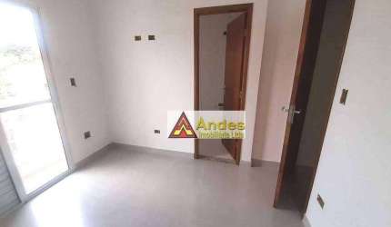 Sobrado Novo Ensolarado Quintal  140 mts²  3 dormitórios 1 suíte 3 vagas  à venda, por R$ 580.000 - Tremembé - São Paulo/SP