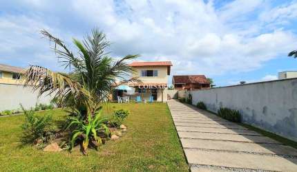 Sobrado frente para o mar em Pontal do Sul