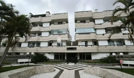 Cobertura em condomínio club no centro de Caiobá