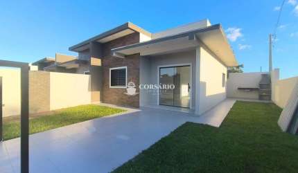 Casas próximas ao mar balneário Ipacarai