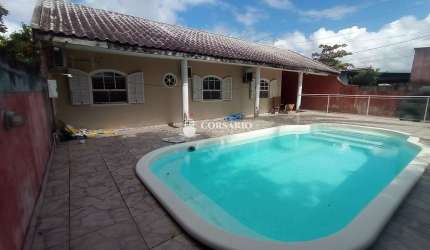 Casa com piscina em Praia de Leste