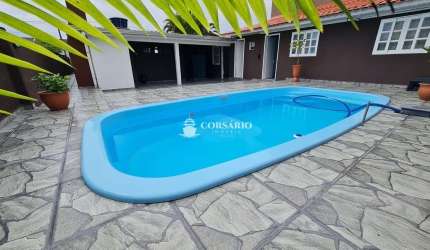 Casa com piscina a venda em Shangri-lá