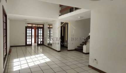 EXCELENTE CASA COMERCIAL com Galpão em Vilas do Atlântico
