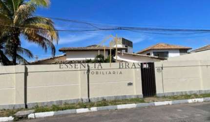 Excelente Casa com Piscina, 4 Quartos e Jardim em Vilas do Atlântico