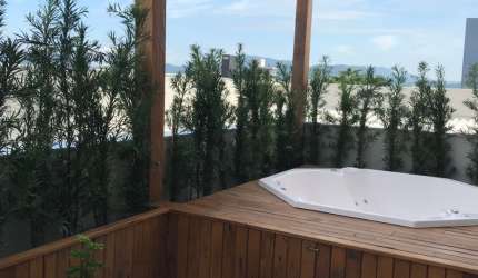 Lindo apartamento  com jacuzzi privativa  no Centro  de Tijucas!
