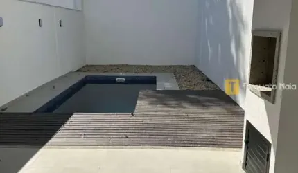 Residência Exclusiva com Design Sofisticado e Lazer Completo no Coração do Bairro Atiradores