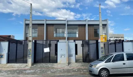 Geminado com 3 Quartos, Suíte e Ótima Localização no Bairro Floresta