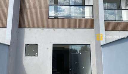 Geminado com 3 Quartos, Suíte e Ótima Localização no Bairro Floresta