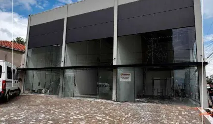Sala Comercial Nova na Esquina da Igreja Matriz