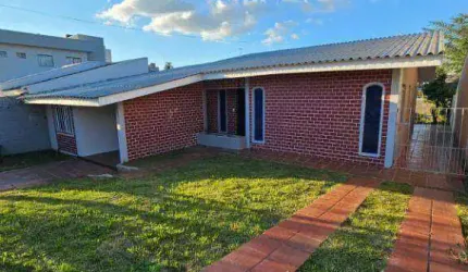 Casa com 5 dormitórios para alugar, 117 m² por R$ 2.950,00/mês - Trianon - Guarapuava/PR