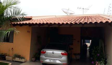 Casa para Venda em Presidente Prudente, VILA MALAMAN, 3 dormitórios, 1 suíte, 1 banheiro, 3 vagas