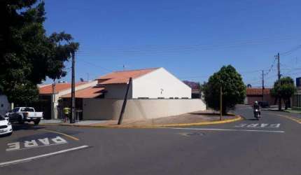 Casa para Venda em Presidente Prudente, EVEREST, 3 dormitórios, 1 suíte, 1 banheiro, 2 vagas
