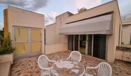 Casa para Venda em Presidente Prudente, CENTRO, 4 dormitórios, 2 suítes, 5 banheiros, 2 vagas