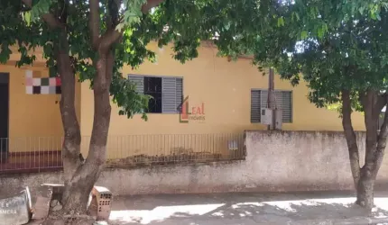 Casa para Venda em Santo Expedito, CENTRO, 3 dormitórios, 1 banheiro, 3 vagas