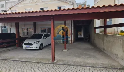 Casa com 3 quartos em Condomínio no Jardim Isis