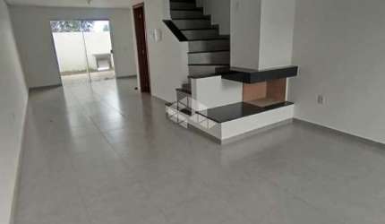CASA SOBRADO COM DUAS SUITES A VENDA NOS INGLESES - FLORIANÓPOLIS NO VALOR DE R$ 318.000,00