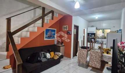 Casa Sobrado à Venda - 2 Quartos | Garagem Privativa | Florianópolis - Bairro Muquém R$260.000,00