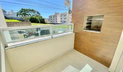 Apartamento com vaga coberta e elevador no Bairro Pedra Branca/Palhoça