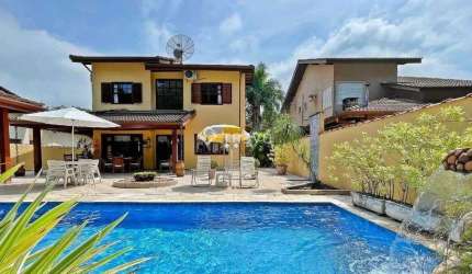 Casa à Venda com 3 quartos, 2 banheiros, 4 vagas e 202m² por R$ 3.000.000