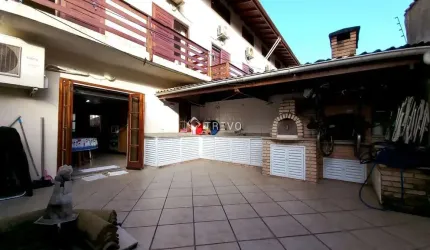 Sobrado em Village com 3 dormitórios à venda em Bertioga/SP