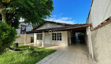 CASA TÉRREA PARA LOCAÇÃO ANUAL 4 DORM, 2 WC, 5 VAGAS EM BERTIOGA/SP
