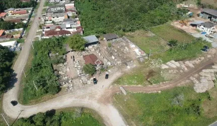 TERRENO À VENDA COM 1.040 M² AS MARGENS DA RODOVIA RIO/SANTOS POR R$ 1.940.000