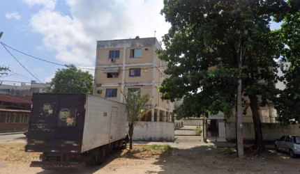 Apto 64m² com vaga – OPORTUNIDADE na Estrada Rio São Paulo! ALUGUEL R$1.000,00 JÁ INCLUSO COND!!!