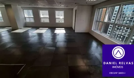 Conjunto Comercial com  126 m² de Area Útil para Venda  em Alphaville