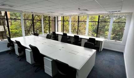 Andar Corporativo Mobiliado para Locação no Green Valley, Alphaville