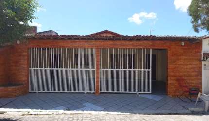 Venda de casa no cond. Andorinha 1 com ¾ sendo uma suíte – Parnamirim/RN