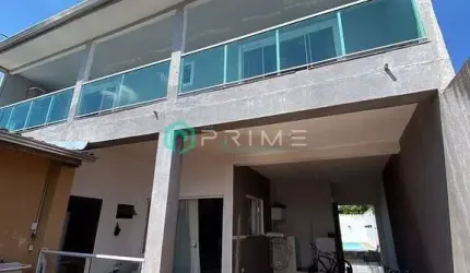 Sobrado no Jardim Esperança com 03 Quartos.