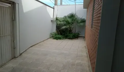 Excelente imóvel para venda no Bairro Jardim Didinha, Jacareí/SP. Próximo de supermercados, escolas, e a poucos minutos do centro da cidade